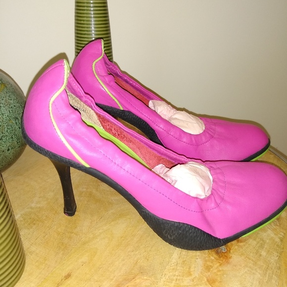 Pumps - Picture 2 of 5